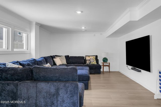 915 Barnegat Lane, Mantoloking, NJ 08738