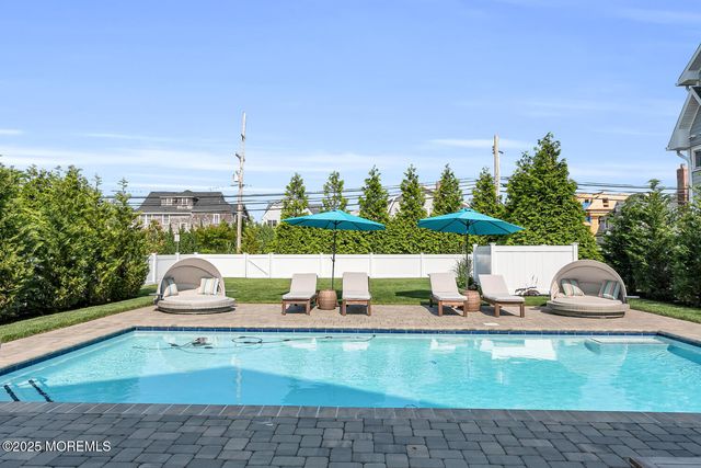 915 Barnegat Lane, Mantoloking, NJ 08738