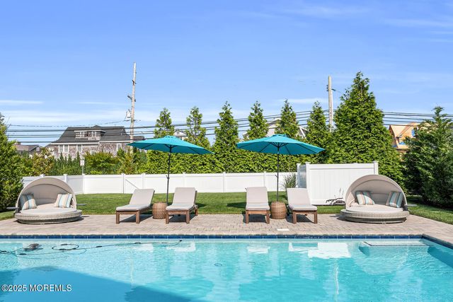 915 Barnegat Lane, Mantoloking, NJ 08738