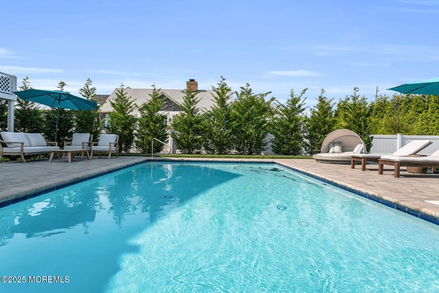 915 Barnegat Lane, Mantoloking, NJ 08738