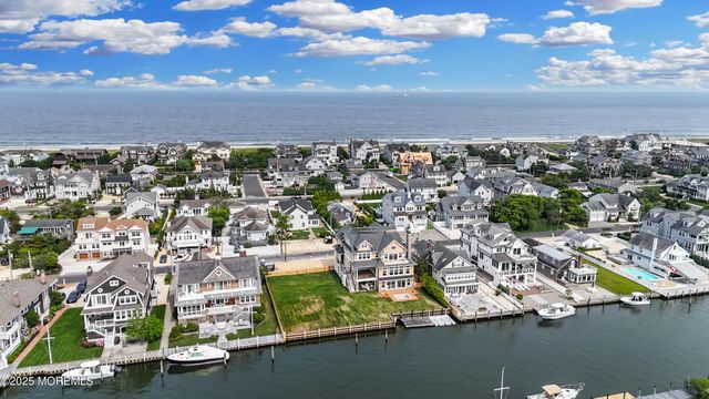 915 Barnegat Lane, Mantoloking, NJ 08738