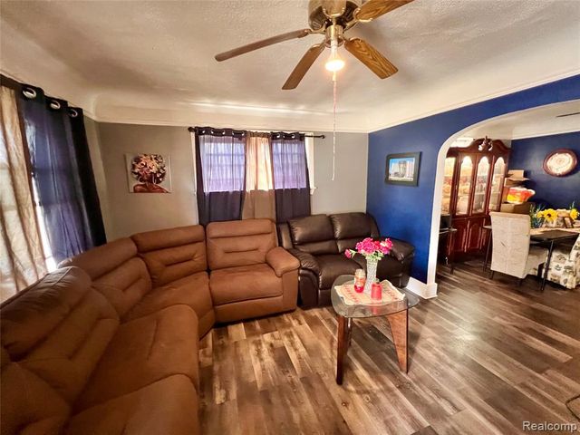 28545 Oakwood Street, Inkster, MI 48141