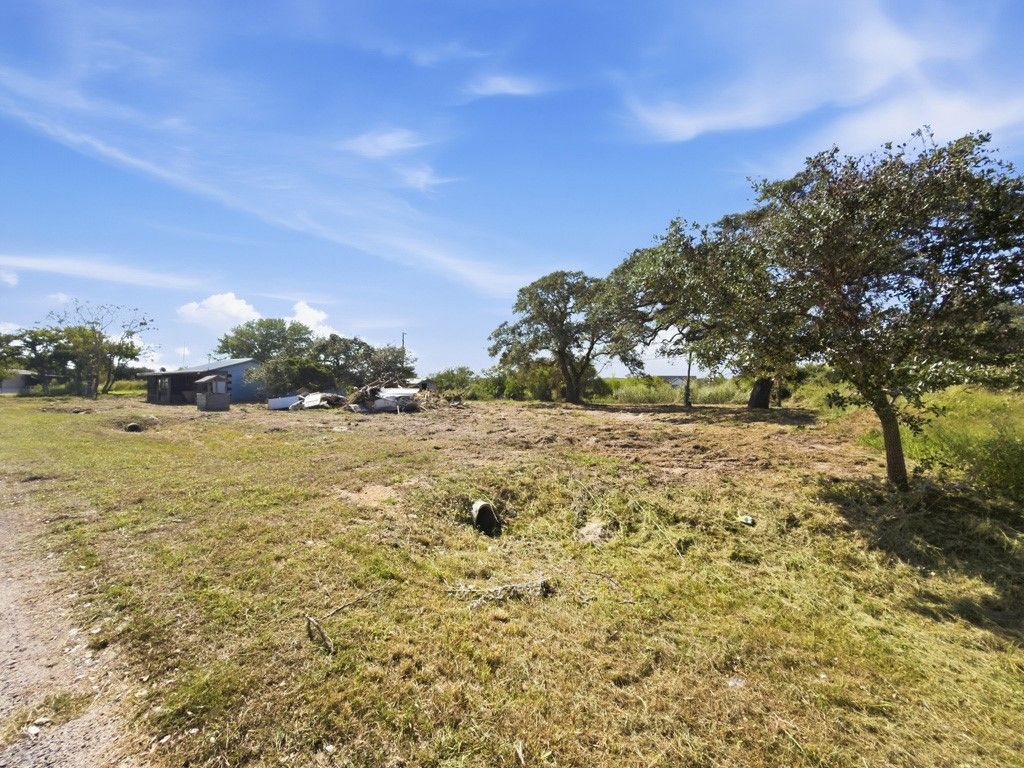 206 Grapevine Dr, Rockport, TX 78382 — photo 5