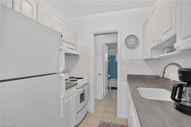 534 4th AVE S 3, Naples, FL 34102