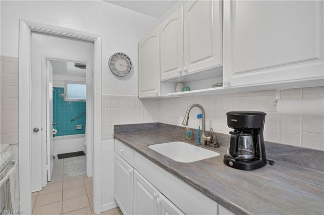 534 4th AVE S 3, Naples, FL 34102