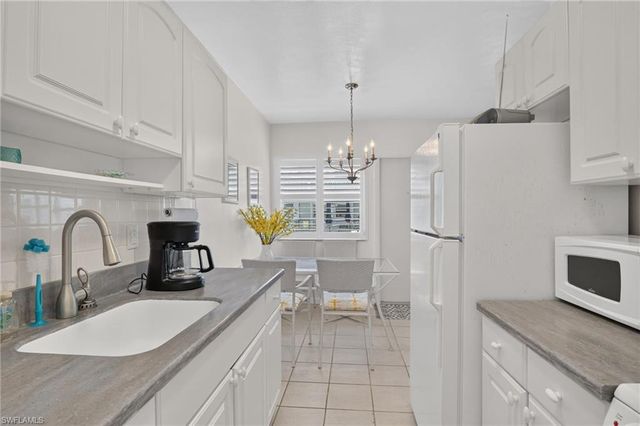 534 4th AVE S 3, Naples, FL 34102