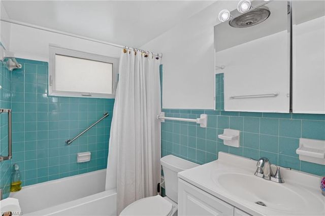 534 4th AVE S 3, Naples, FL 34102