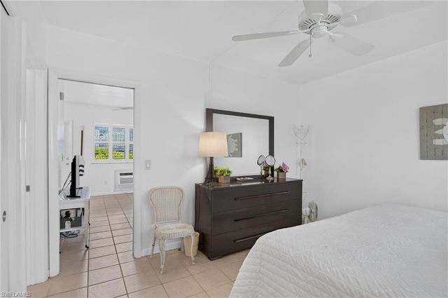 534 4th AVE S 3, Naples, FL 34102