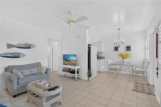 534 4th AVE S 3, Naples, FL 34102