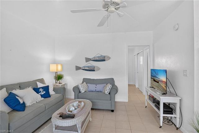 534 4th AVE S 3, Naples, FL 34102