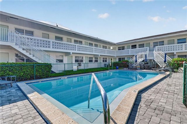 534 4th AVE S 3, Naples, FL 34102