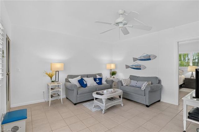 534 4th AVE S 3, Naples, FL 34102