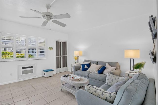534 4th AVE S 3, Naples, FL 34102
