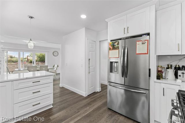 13936 Harrington Drive, Warren, MI 48088
