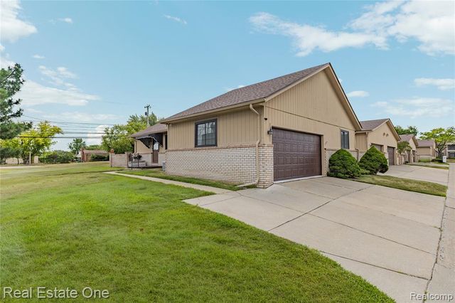 13936 Harrington Drive, Warren, MI 48088
