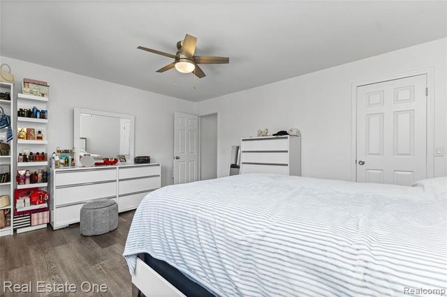 13936 Harrington Drive, Warren, MI 48088