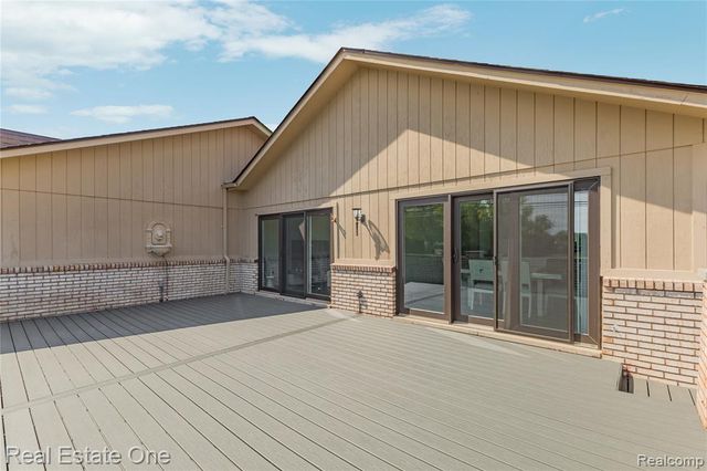 13936 Harrington Drive, Warren, MI 48088