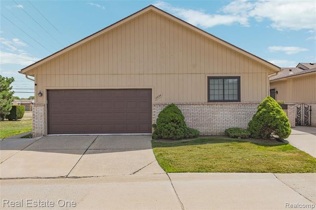 13936 Harrington Drive, Warren, MI 48088