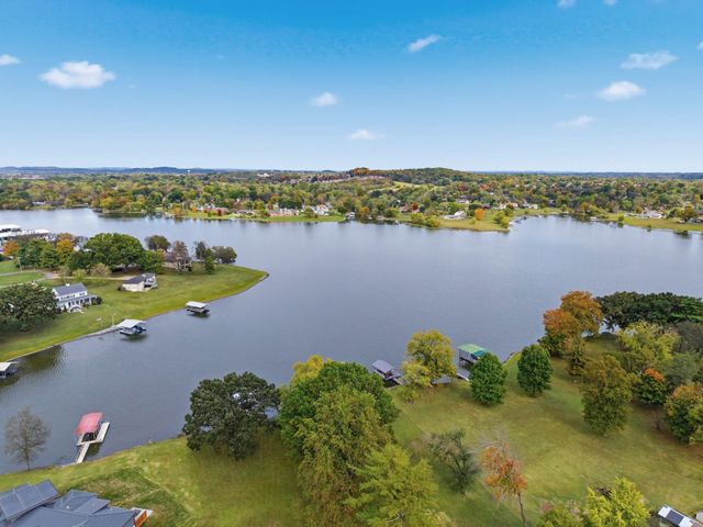 103 Walnut Dr, Hendersonville, TN 37075