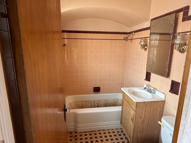 8433 S Wolcott Avenue, Chicago, IL 60620
