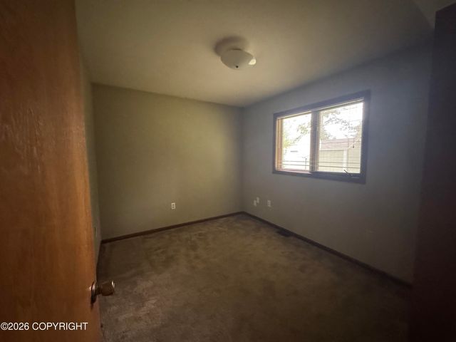 160 W Marydale Avenue, Soldotna, AK 99669