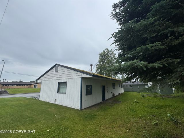 160 W Marydale Avenue, Soldotna, AK 99669