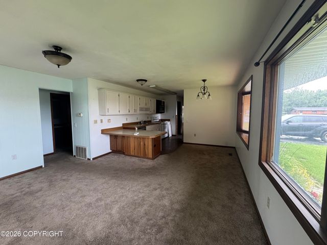 160 W Marydale Avenue, Soldotna, AK 99669