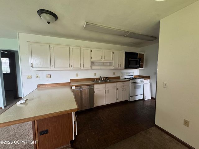 160 W Marydale Avenue, Soldotna, AK 99669