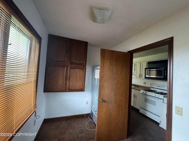160 W Marydale Avenue, Soldotna, AK 99669
