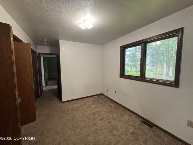 160 W Marydale Avenue, Soldotna, AK 99669