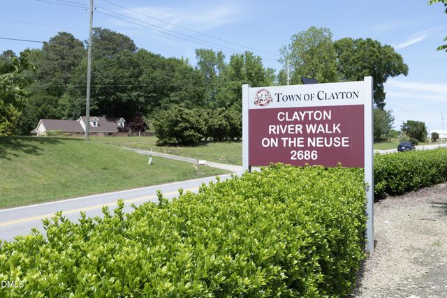 138 Randolph Drive, Clayton, NC 27520