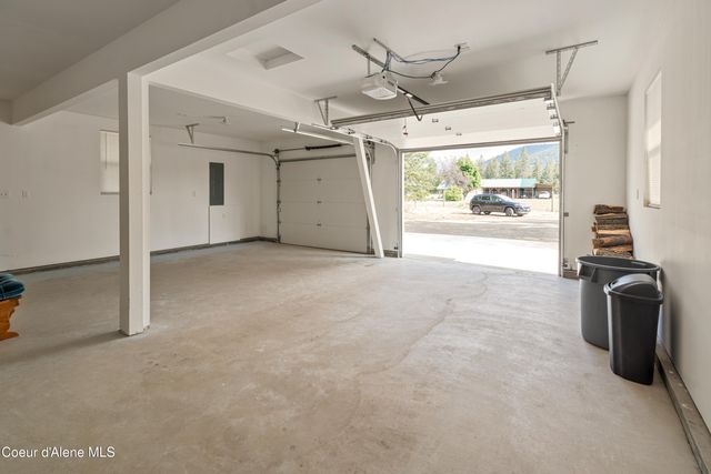 185 Leo Lane, Moyie Springs, ID 83845