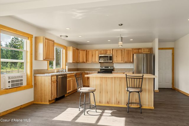 185 Leo Lane, Moyie Springs, ID 83845