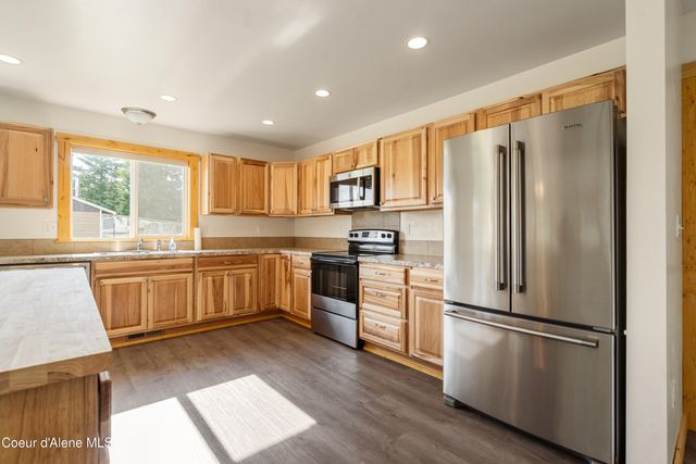 185 Leo Lane, Moyie Springs, ID 83845