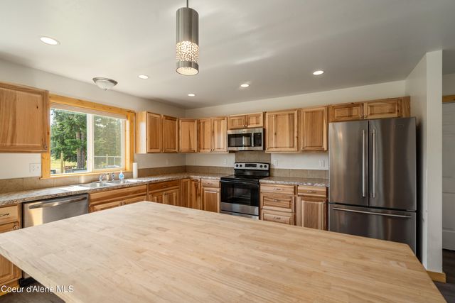 185 Leo Lane, Moyie Springs, ID 83845