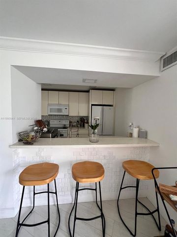 6955 NW 186th St F104, Hialeah, FL 33015