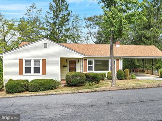 110 MAHANTONGO DR, Pottsville, PA 17901