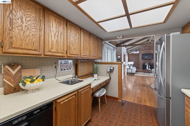 4247 School St., Pleasanton, CA 94566
