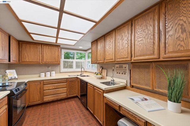 4247 School St., Pleasanton, CA 94566