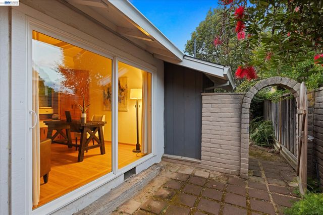 4247 School St., Pleasanton, CA 94566