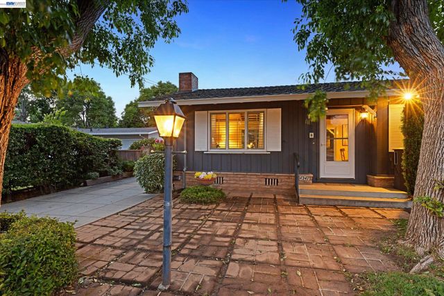 4247 School St., Pleasanton, CA 94566