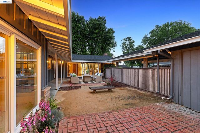 4247 School St., Pleasanton, CA 94566