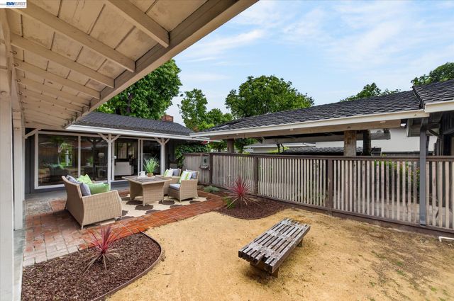 4247 School St., Pleasanton, CA 94566