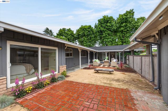 4247 School St., Pleasanton, CA 94566