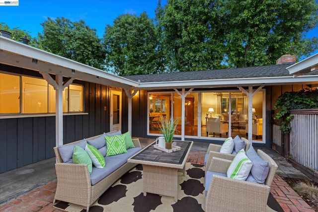 4247 School St., Pleasanton, CA 94566