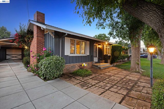 4247 School St., Pleasanton, CA 94566