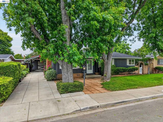 4247 School St., Pleasanton, CA 94566