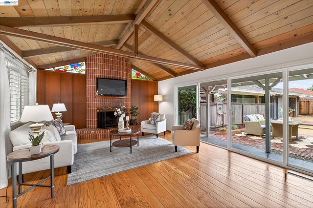 4247 School St., Pleasanton, CA 94566