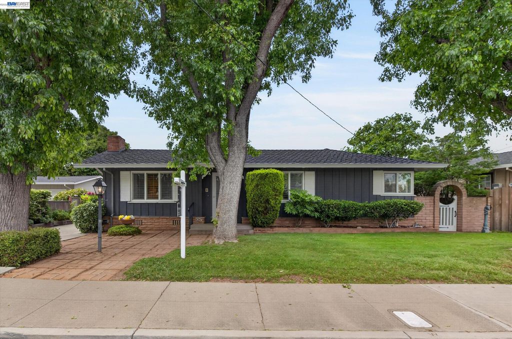 4247 School St., Pleasanton, CA 94566