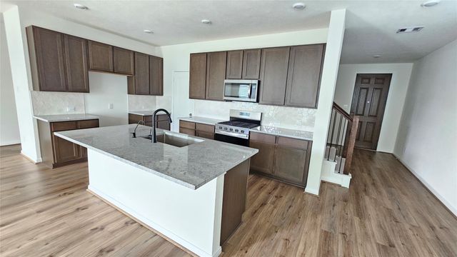 6418 Kentfield Drive, Rosharon, TX 77583